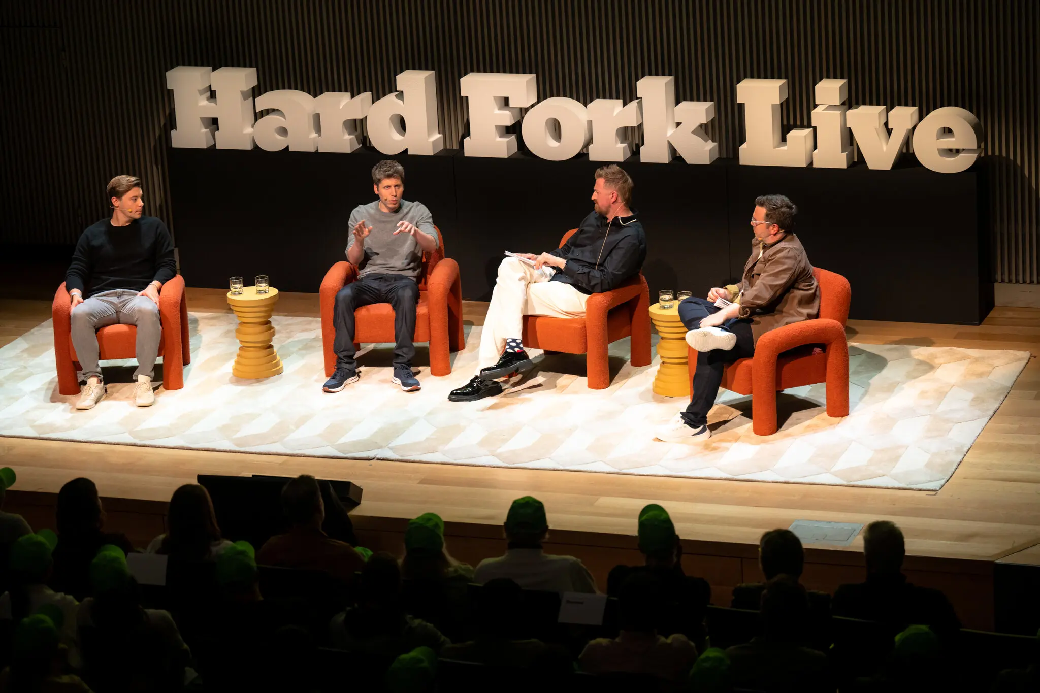 Як Сам Альтман окреслив майбутнє ШІ: ключові висновки інтерв’ю Hard Fork